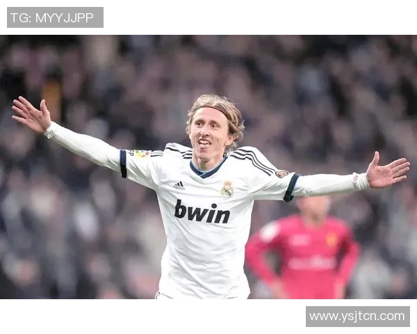 1米73的足球明星如何在绿茵场上展现非凡才华与决心